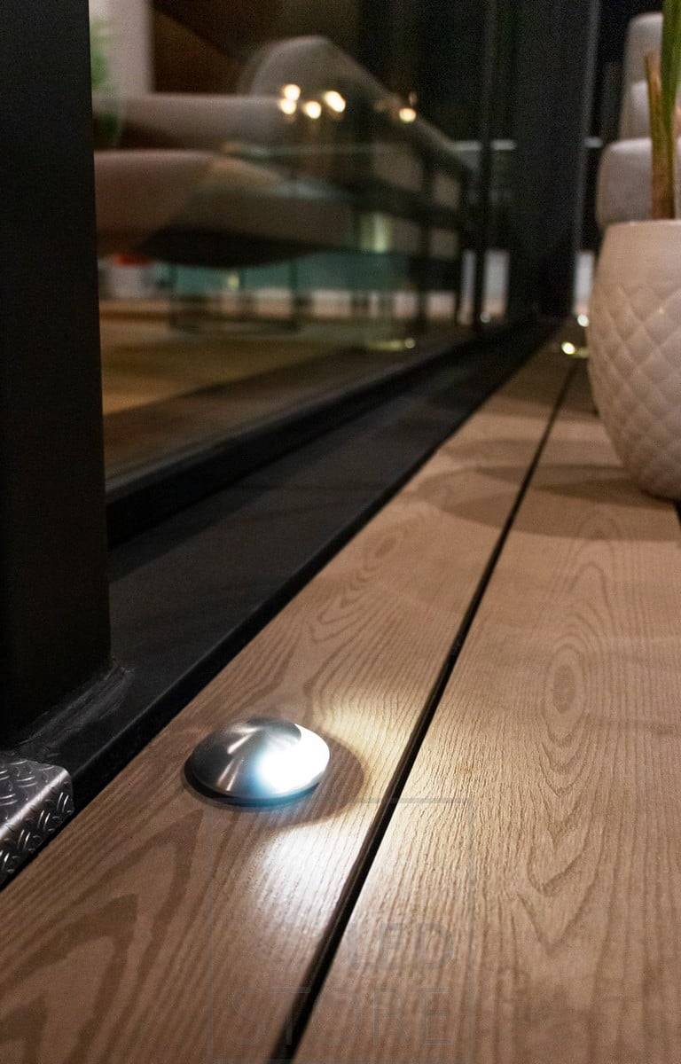 Le spot d'extérieur unidirectionnel est un luminaire d'ambiance qui fournit une lumière douce et indirecte. Ledstore.fi