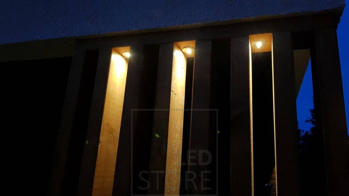 spots de 1 watt éclairant entre les bordures et mettant en valeur les détails. Ledstore.fi