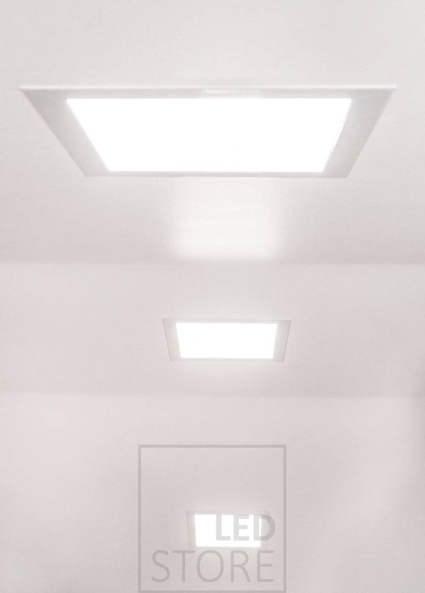 Panneaux lumineux sur le toit du garage. Ledstore.fi