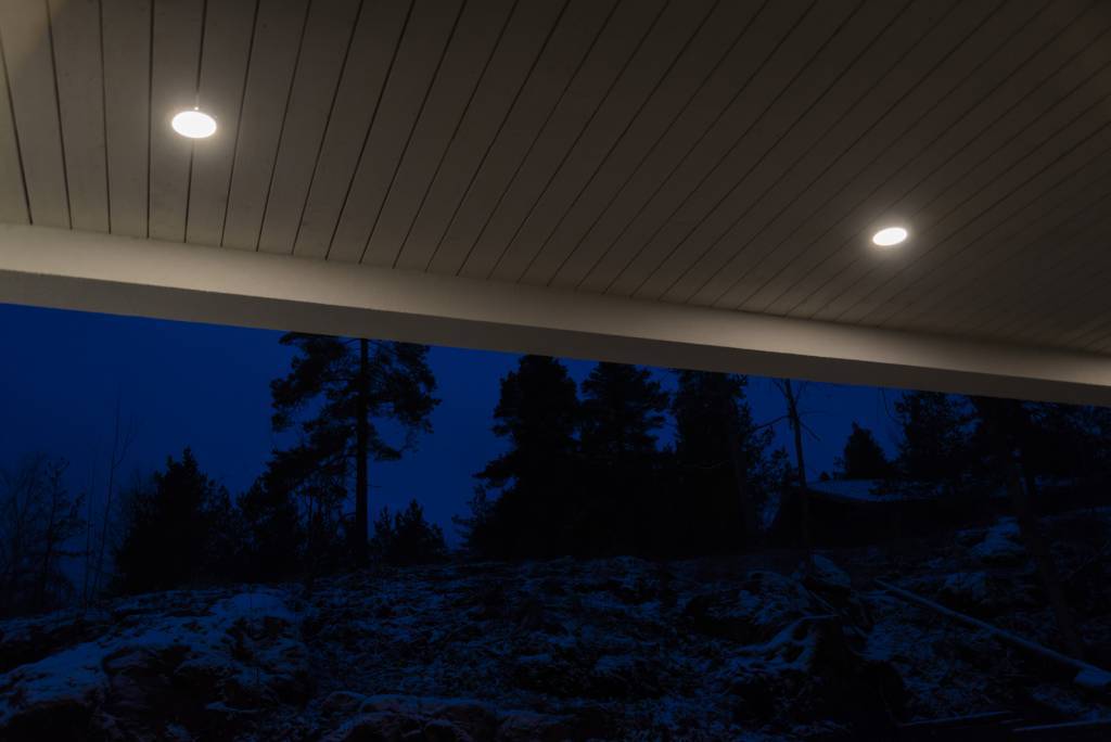 Plafond 160 dans l'abri de voiture. ledStore