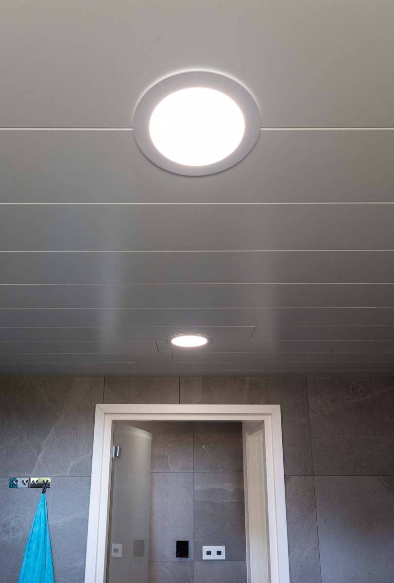 Logo LED Store : un carré blanc avec le texte "LED STORE" en gras sur un fond vert. Solutions d'éclairage respectueuses de l'environnement pour les particuliers et les entreprises.