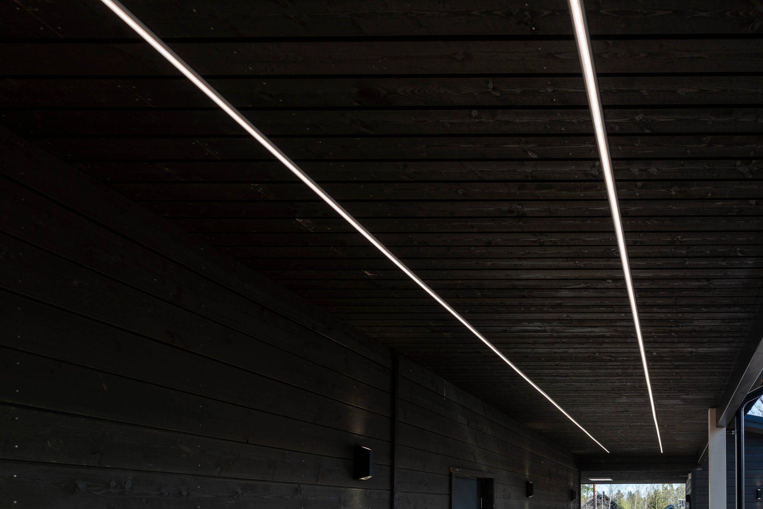 Logo LED STORE sur fond vert avec un carré blanc en texte gras mettant en valeur les solutions d'éclairage LED économes en énergie.