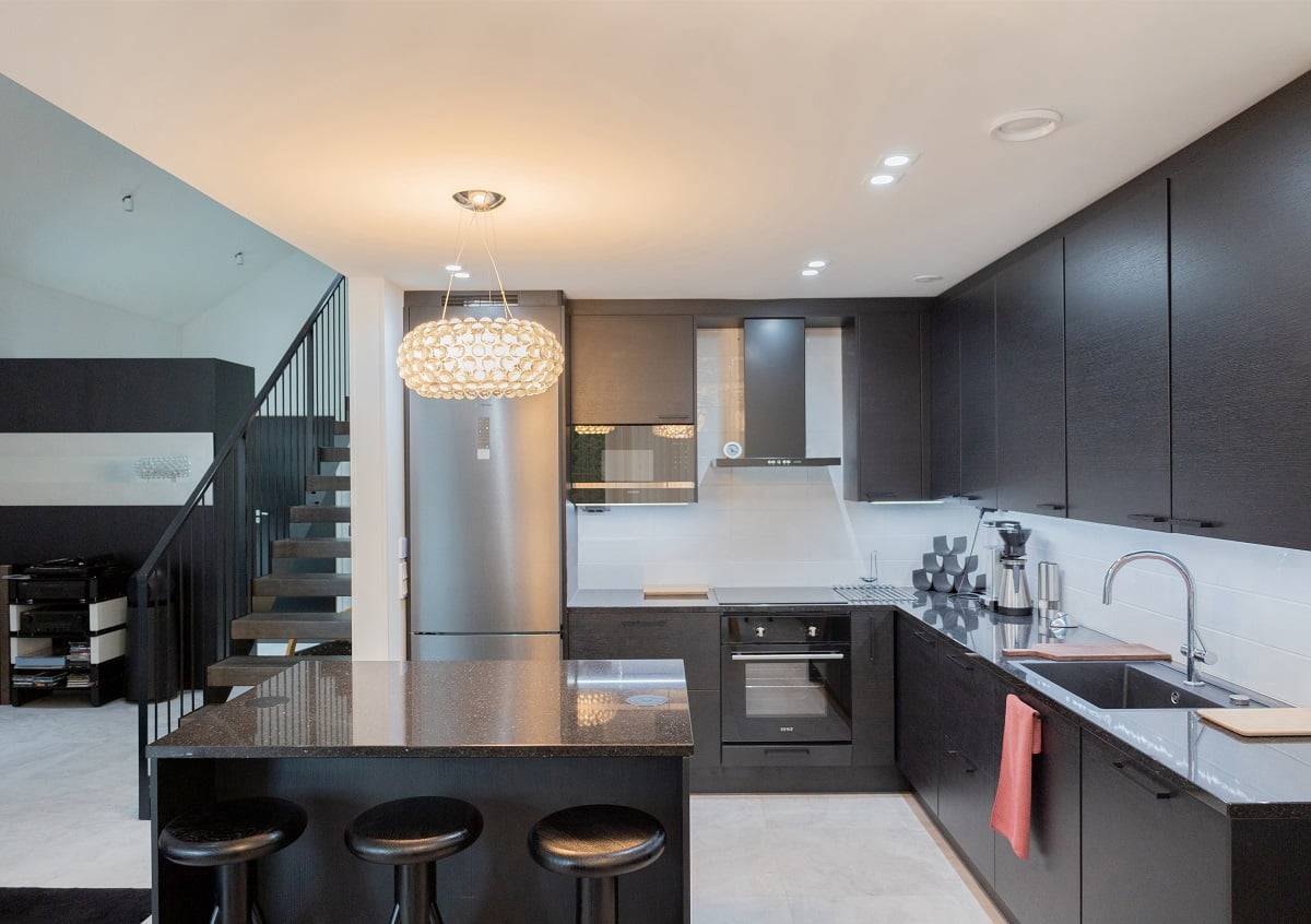 Les spots de cuisine et les bandes lumineuses pour plans de travail sont réglables en température de couleur. ©LedStore