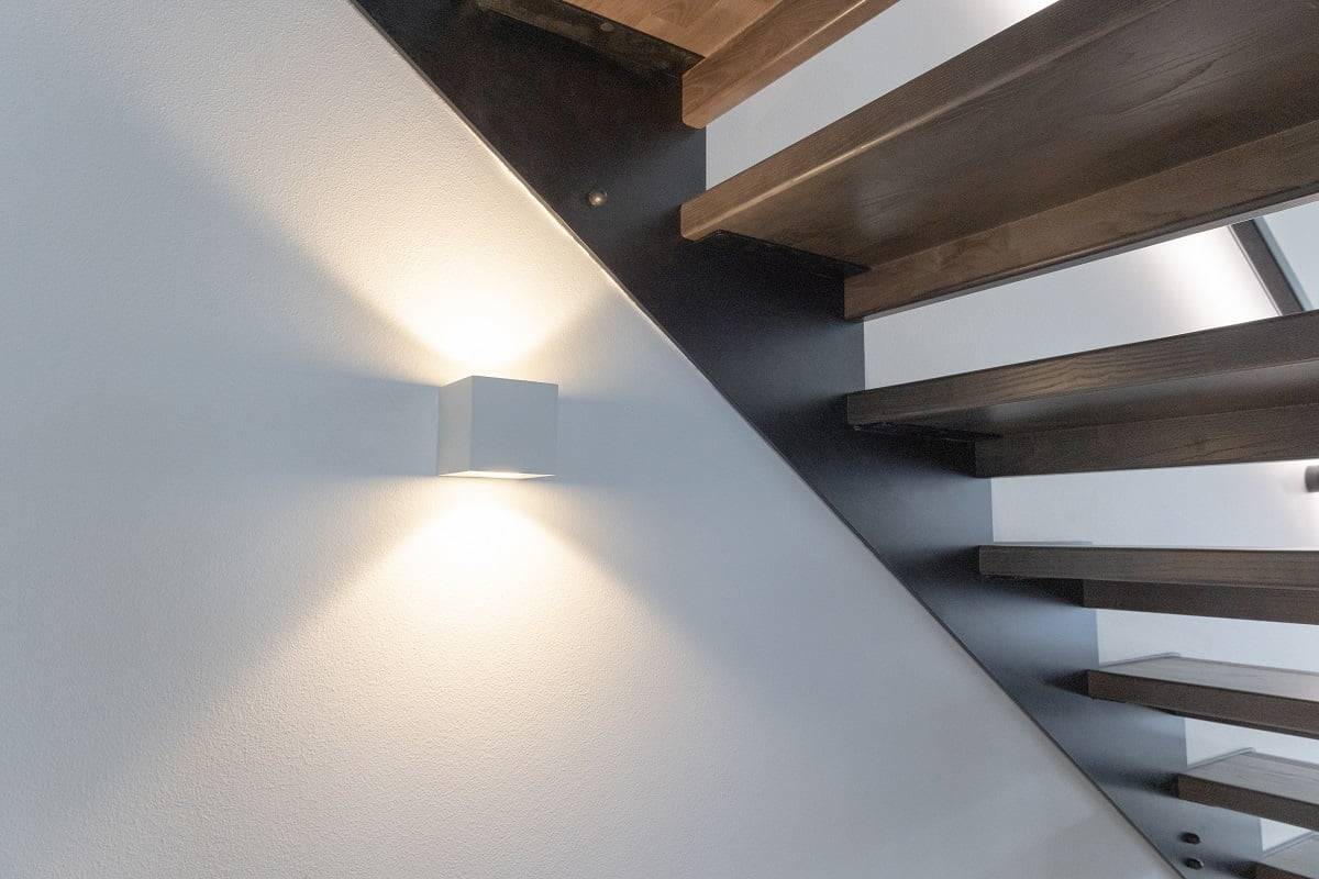 L'espace inférieur des étagères intérieures est éclairé par ©LedStore