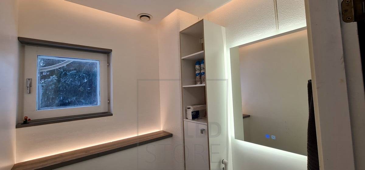 Eclairage indirect pour l'ensemble de la salle de bains. Ledstore.fi