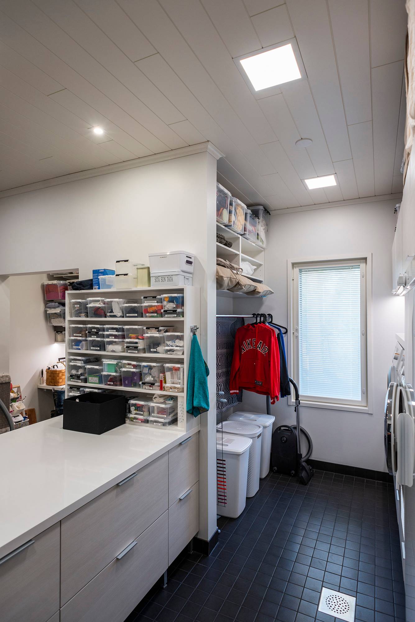Lampes à panneau pour un éclairage efficace dans la buanderie. Ledstore.fi