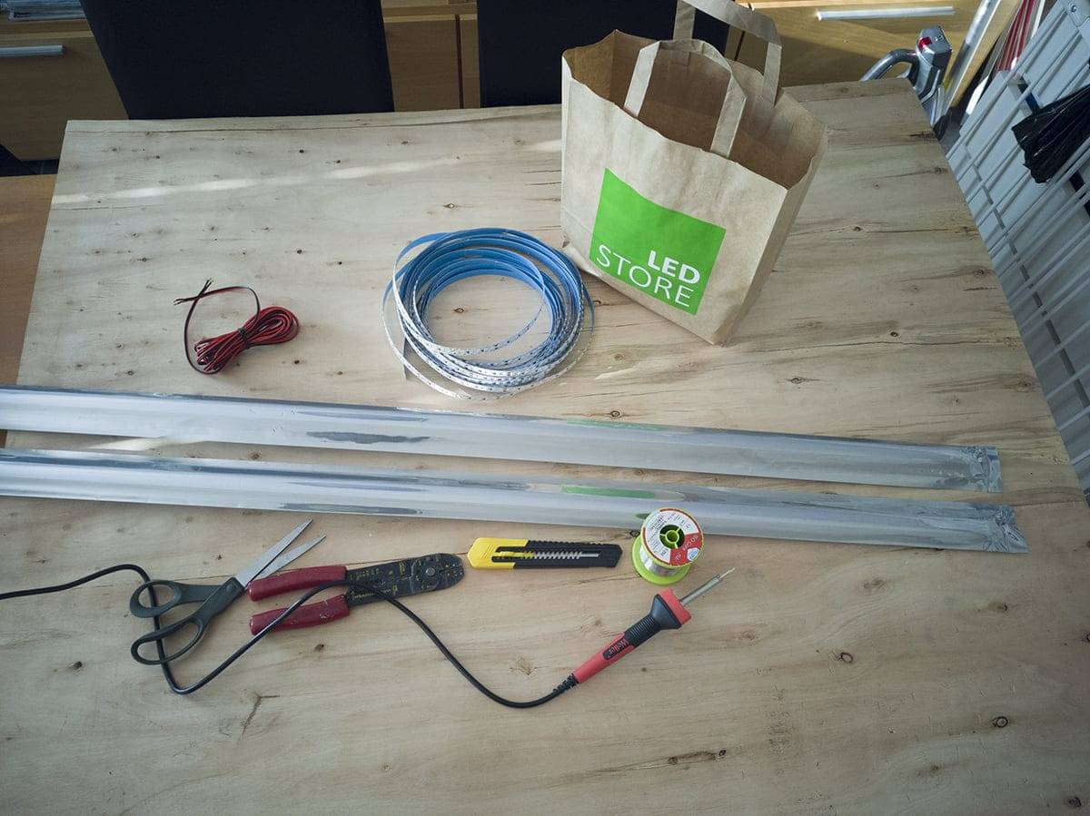 Accessoires pour l'éclairage des marches.