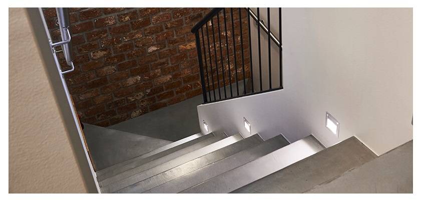 In-WALL staircase light pour l'éclairage des escaliers dans l'architecture d'intérieur