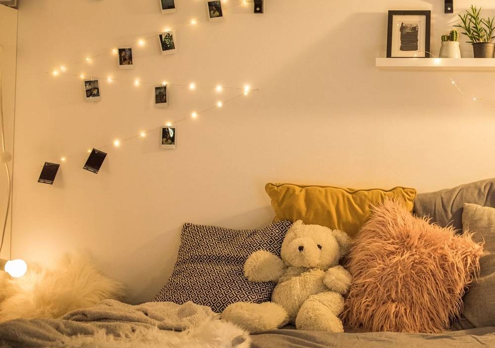 Des lumières de Noël dans la chambre des enfants tout au long de l'année