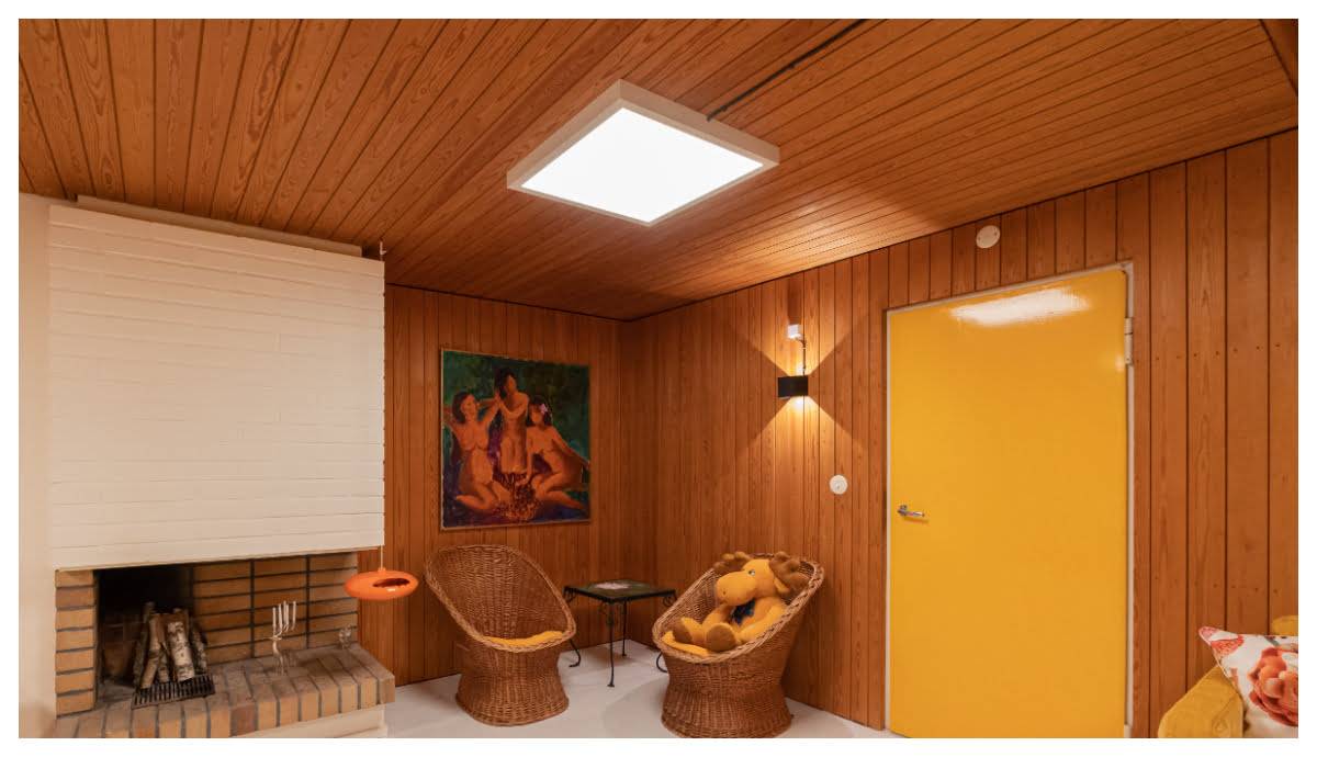 Panneau led 600 et applique funk dans la salle de la cheminée. LedStore.fi