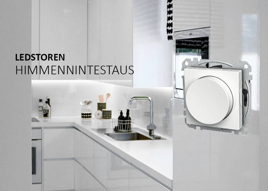 Cuisine moderne avec armoires blanches ; grand interrupteur circulaire à l'avant pour contrôler l'éclairage LED, avec le texte "LEDSTOREN DIMMING SET" à gauche.