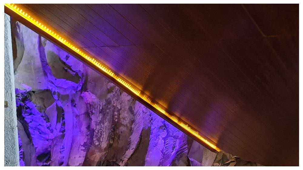 Pourquoi la bande LED a-t-elle besoin d'un profilé en aluminium ? Parce qu'autrement, la bande LED peut éteindre les circuits LED lorsqu'elle chauffe.