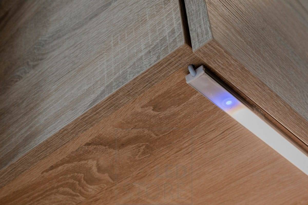 bande lumineuse pour cuisine sous meuble avec minuterie tactile