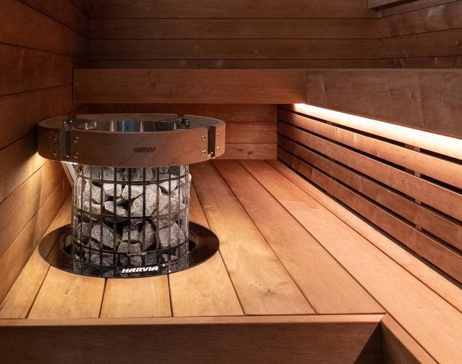 Le sauna peut être éclairé par le bord de la banquette ou par le poêle.