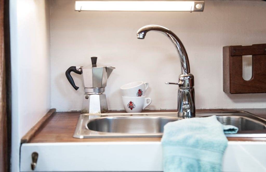 Pour une utilisation mobile, la Wanda peut être utilisée comme lampe de table de cuisine LedStore.fi.