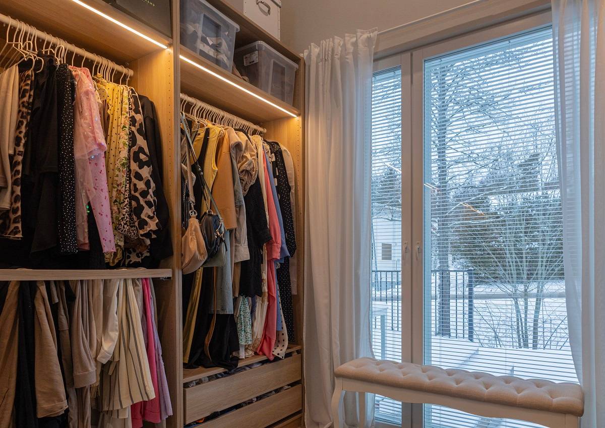 Références Briques sur le rocher éclairage de l'armoire