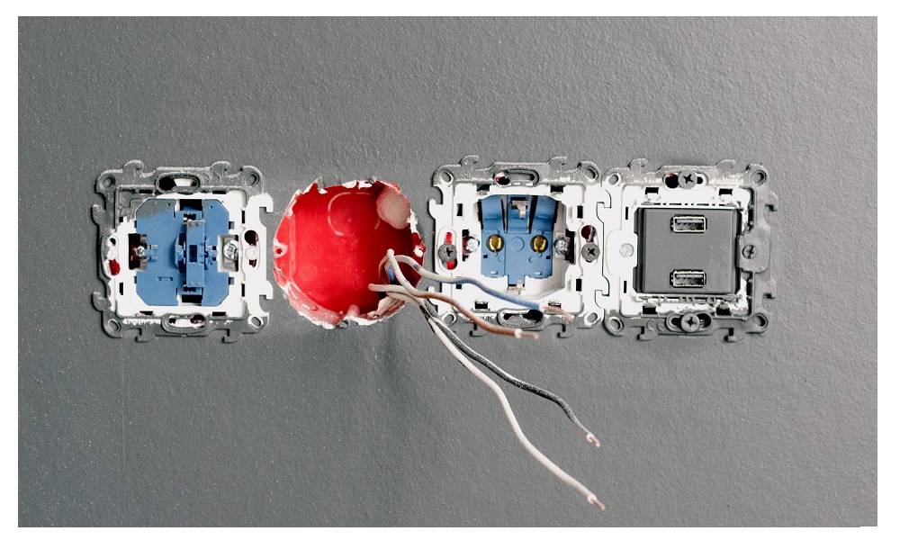 Les diodes électroluminescentes sonnent, par exemple en cas de défaut de câblage.