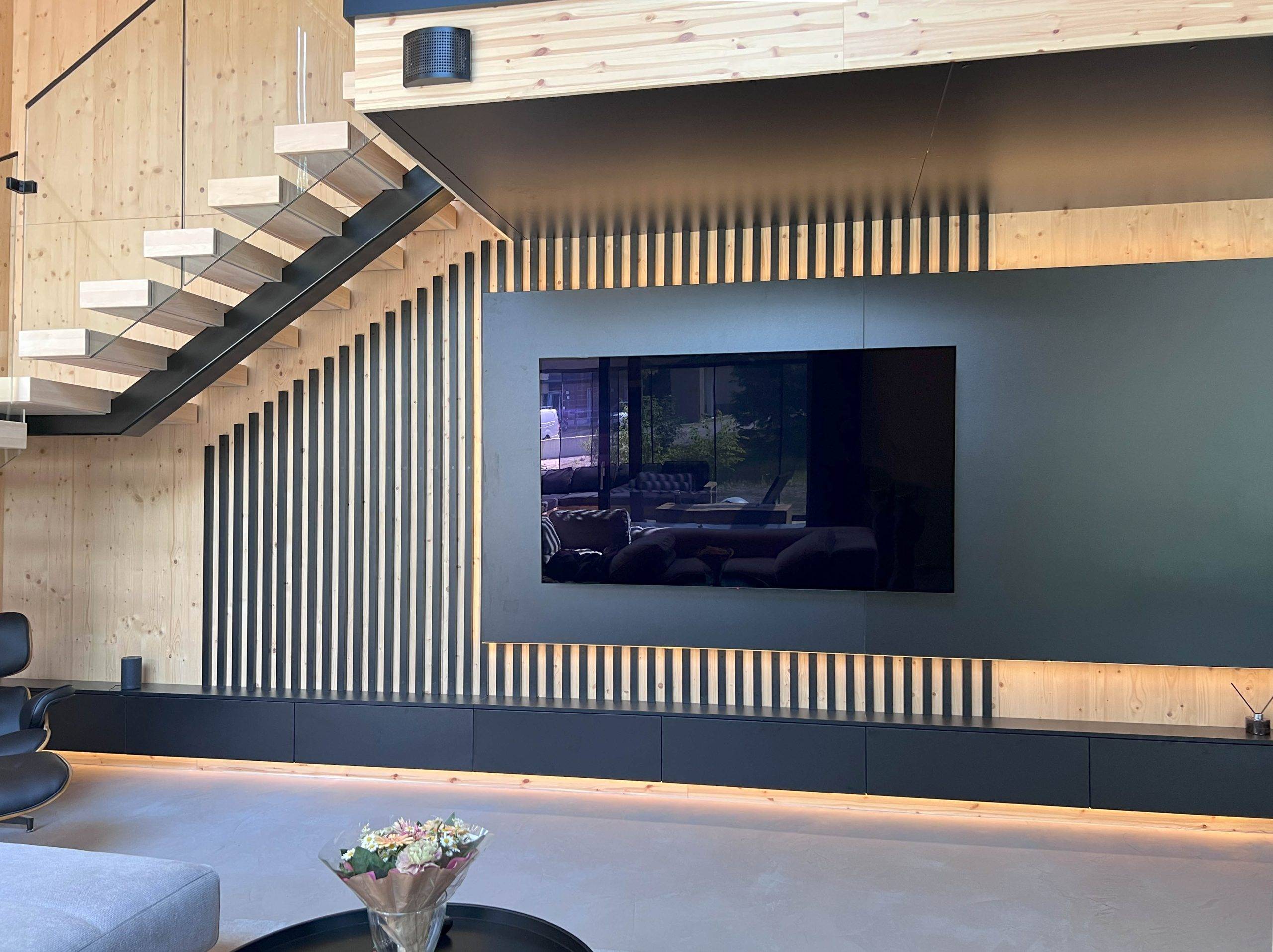 LedStore éclairage intérieur, bande lumineuse led derrière un mur TV comme créateur de lumière indirecte.