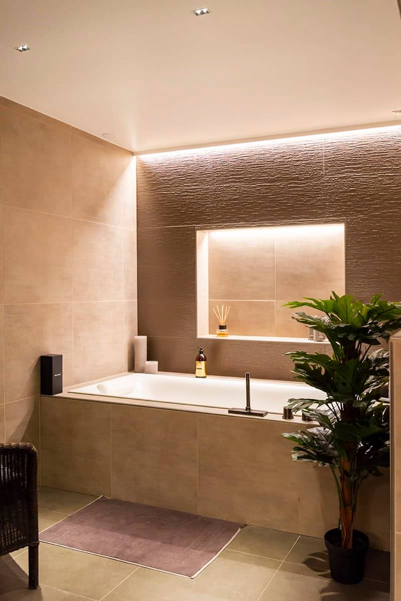 Eclairage de la baignoire avec bande LED.
