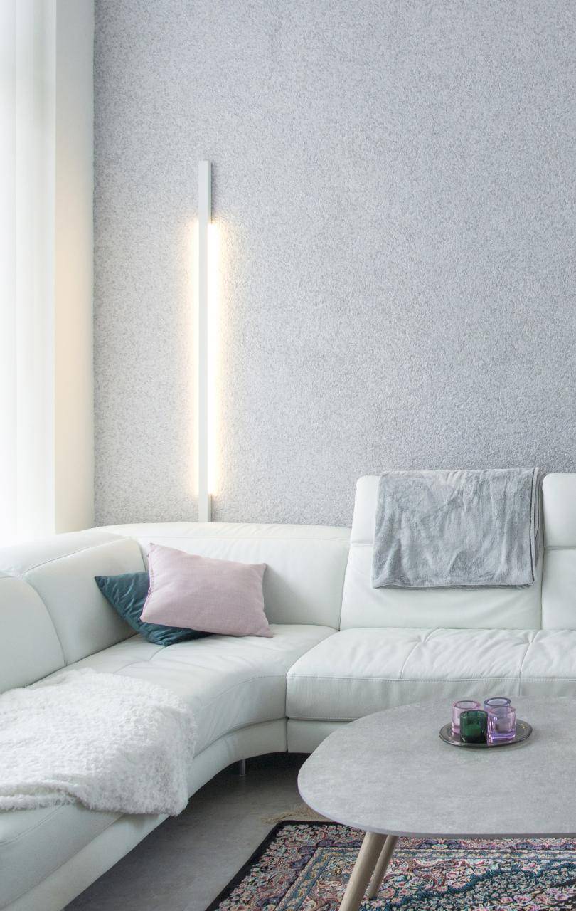 Fond vert avec texte blanc "LED STORE" à l'intérieur d'un carré blanc. Idéal pour promouvoir la marque de votre magasin d'éclairage LED.